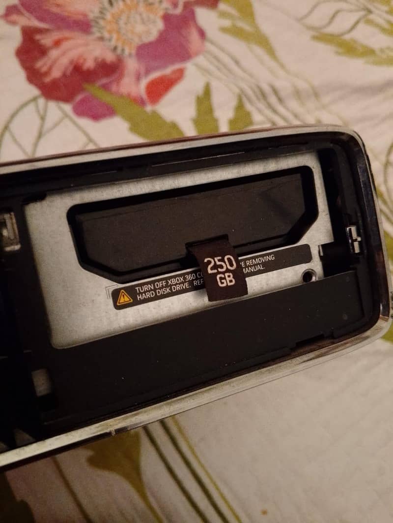 XBox 360 with 2controller 9