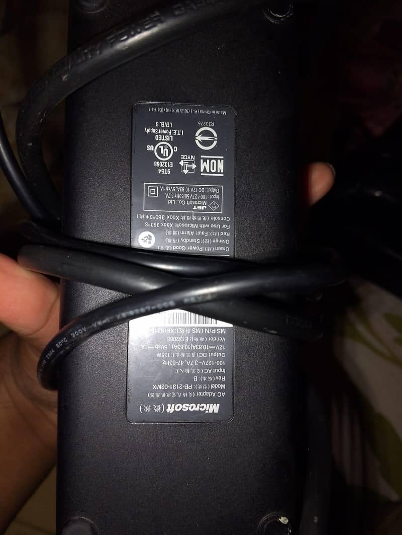 XBox 360 with 2controller 16