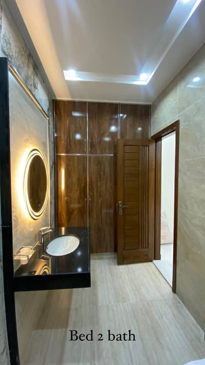 10 MARLA PRIME LOCATION HOUSE FOR RENT