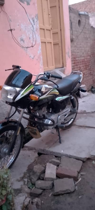 honda deluxe 14 model full ok 10.10 bio available 03107630243