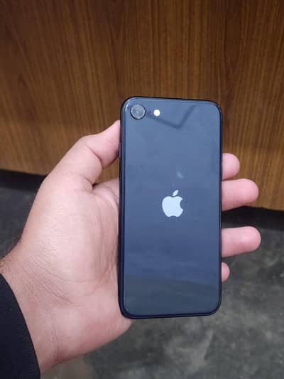 Iphone Se 3rd Gen | Apple A15 bionic | Outclass Camera