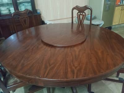 Very good condition wood table and chairs