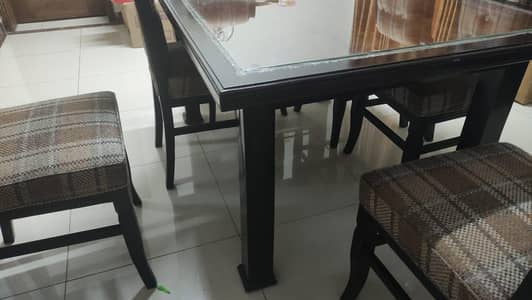 Dining table for sale