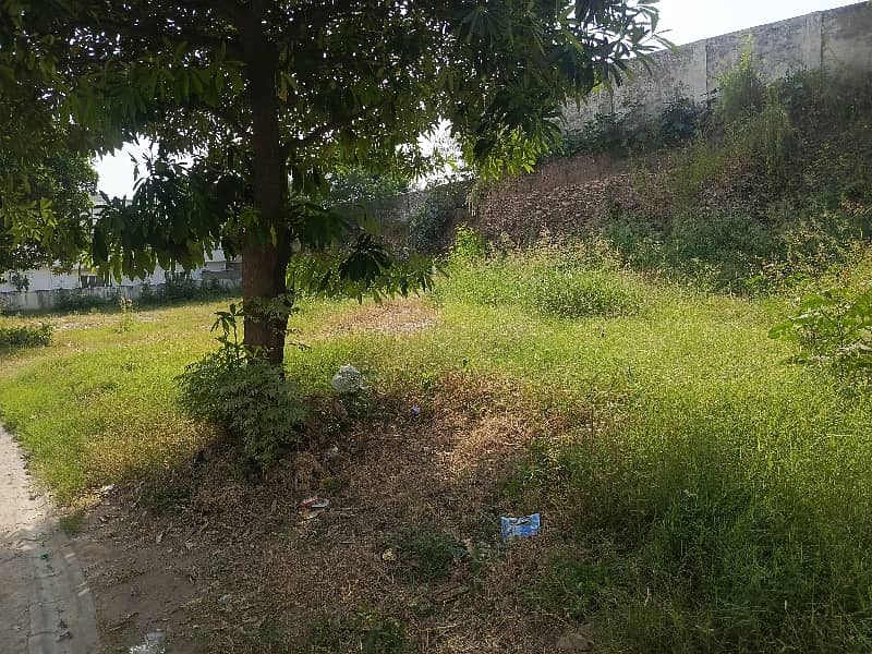 1 Kanal Double Gate Plot Sector E 0