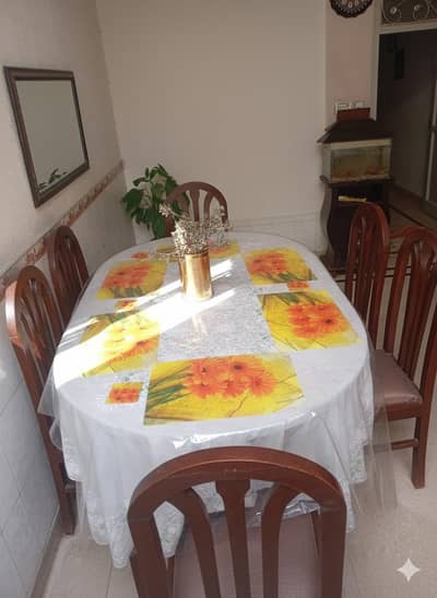Dinning table for 6 persons