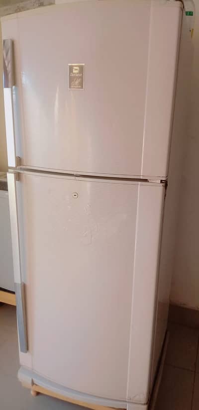 FAMILY USED EXCELLENT CONDITION REFRIGERATOR