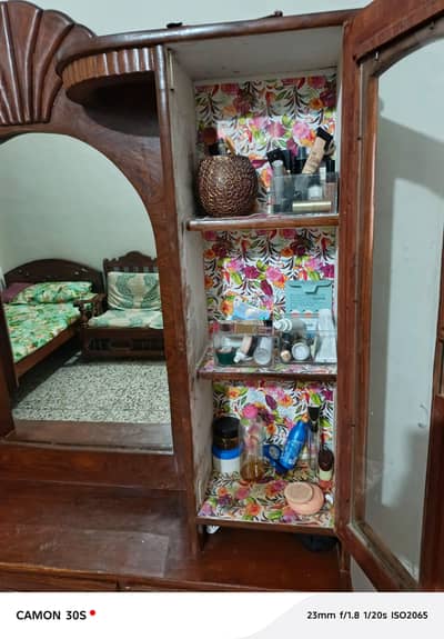 dressing table for sale come Whatsap