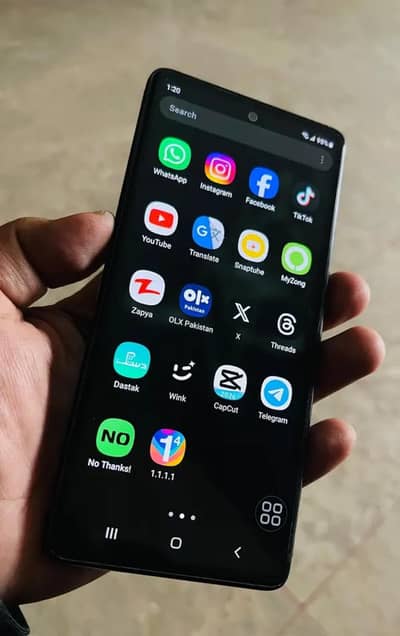 Samsung Galaxy S20 FE 6/128. . . 10/10 codition