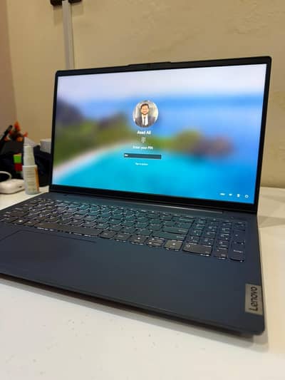 Lenovo Ideapad — Core i7 10th Gen — 12GB / 256GB SSD