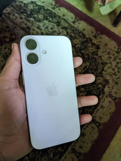 Apple iPhone 17 Open Box – Excellent Condition-like NEW