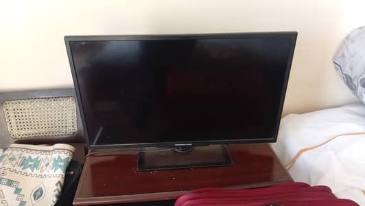 ruba lcd. works properly fir games.  sharp old tv. tabble tennis table.