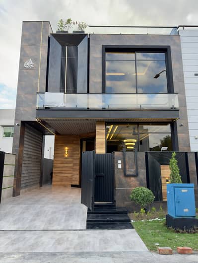 5 MARLA ONE OF MOST LUXURIOUS HOUSE FOR RENT IN DHA AT PRIME LOCATION