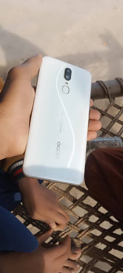 Oppo F11 8 256 Gb all ok