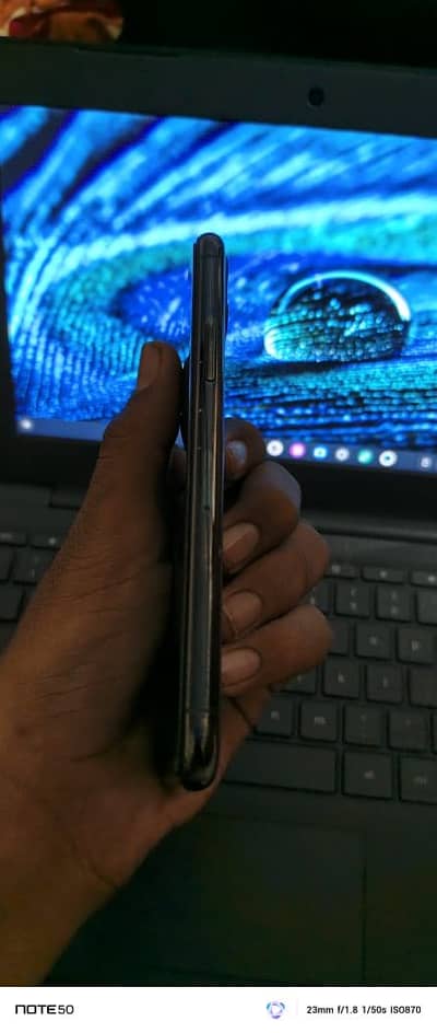 iPhone 11 Pro screen par scratches ha bypass phone ha non/wp