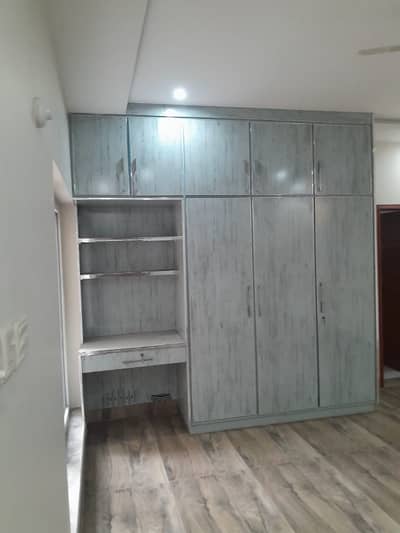 5 MARLA UPPER PORTION FOR RENT IN EDEN BOULEVARD COLLEGE ROAD LAHORE BIJLI PANI AVAILABLE USE FOR FAMILY