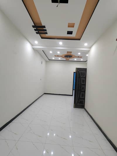 10 MARLA LOWER PORTION FOR RENT IN NASHEMAN IQBAL PHASE 2 COLLEGE ROAD LAHORE BIJLI PANI AVAILABLE USE FOR FAMILY