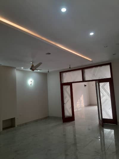5 MARLA INDEPENDENT UPPER PORTION FOR RENT IN MILITARY ACCOUNT COLLEGE ROAD LAHORE BIJLI PANI AVAILABLE
