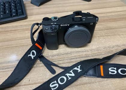 Sony Alpha A6400 Mirrorless Camera – Clean Condition