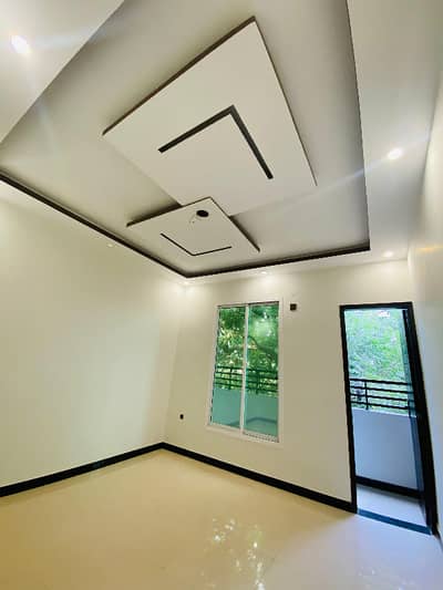 150 SQYARDS | NEW PORTION | FOR SALE | BLOCK J | PORTION | GROUND FLOOR | 3BED DRAWING LOUNGE With Great ventilation no issue of sweet water NORTH NAZAMBAD BLOCK J (DEMAND 1.35)