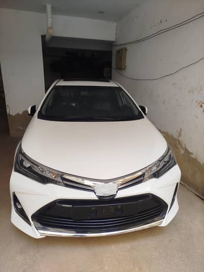 Grande 1.8 white with black