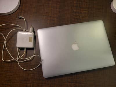 Macbook Pro 15 inch mid 2012 ( i7 2.3 Ghz quad core )