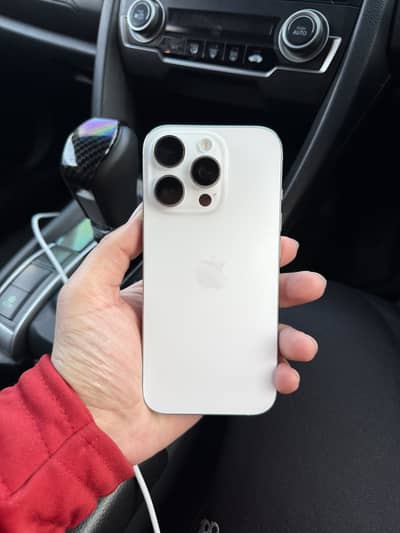 iPhone 16 Pro 256gb Bypass 10/10 Brand New 72 Cycle Count