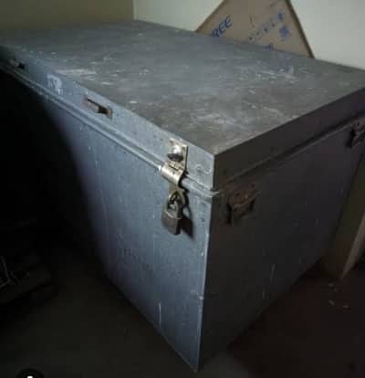 1 Petti, 3 sandook for sale