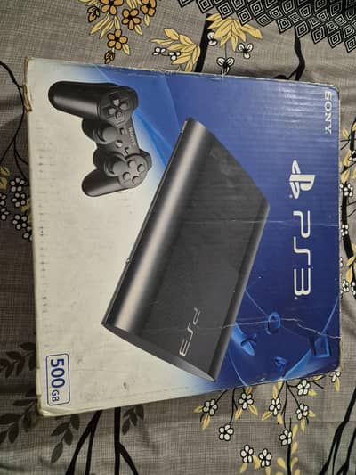 Ps3 500 GB with two controllers and 5 gamez cd With box