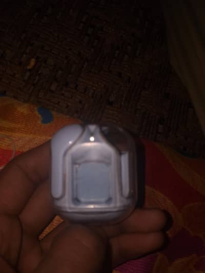 earpods withal box and led