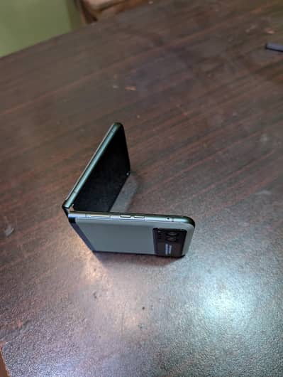 Motorola RAZR 40 flip pta approved 10/10 condition