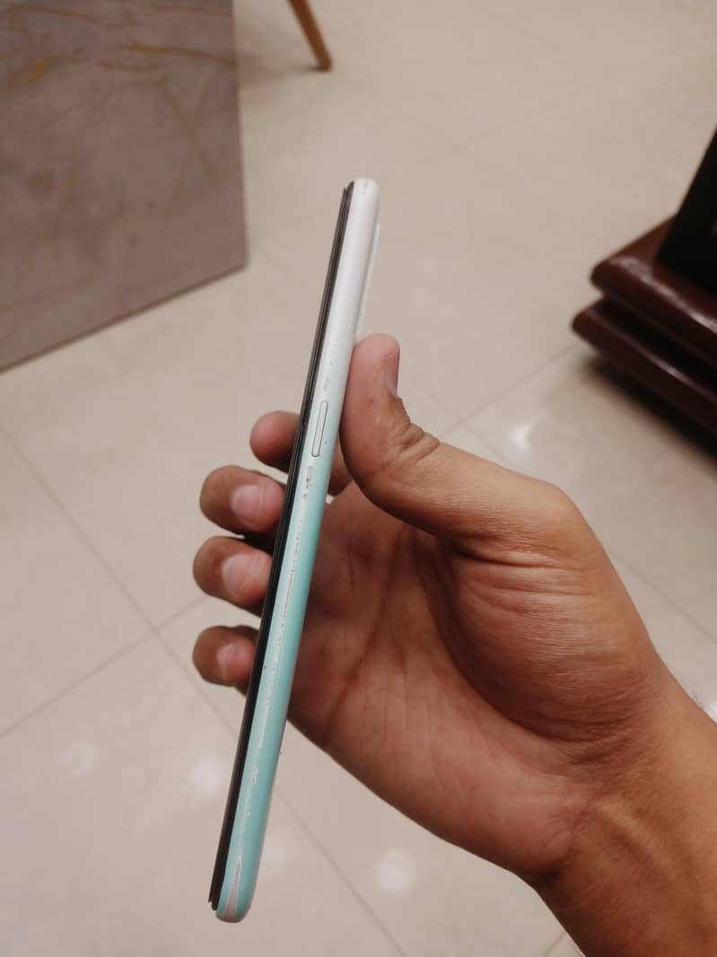 Oppo A31 with Box 4