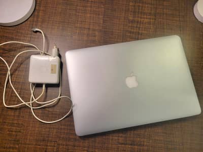 Macbook Pro 15 inch mid 2012 ( i7 2.3 Ghz quad core )