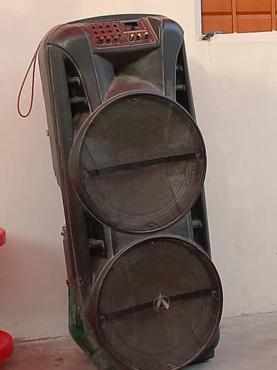 bara audion speaker ha side se thori body khrab ha Baki bilkul ok ha