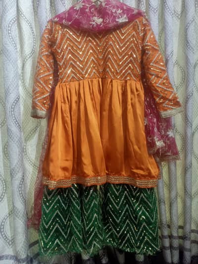 Mehndi dress for girls