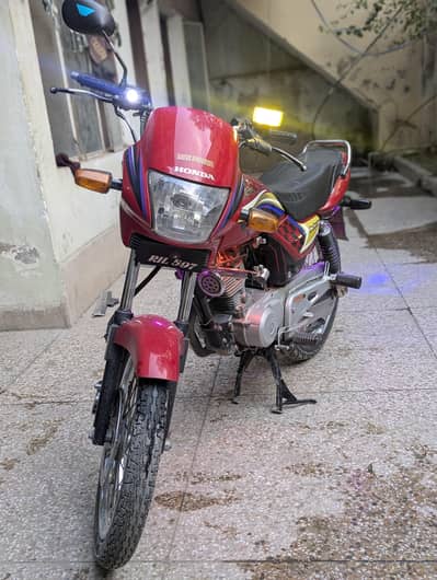 Selling my Honda deluxe in Lush condition