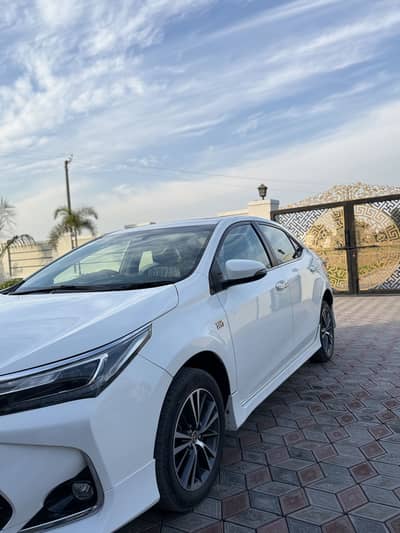 Toyota Corolla Altis grande 1.8