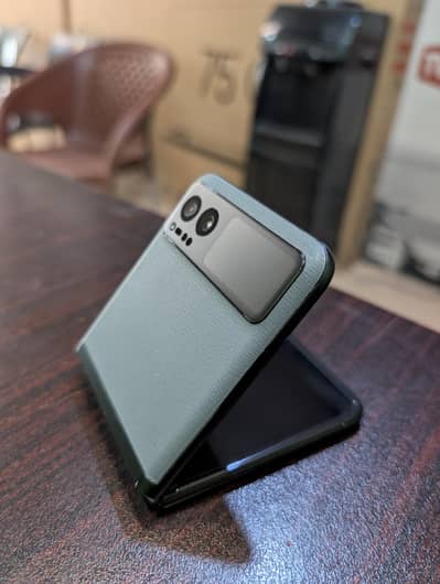 Motorola RAZR 40 flip pta approved 10/10 condition