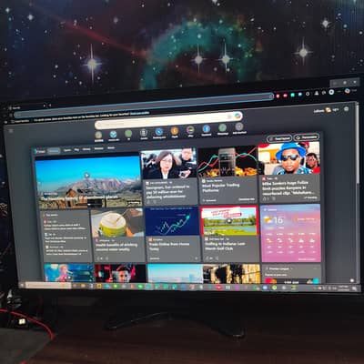 "Samsung 32" 4K Resolution