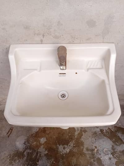 Pedestal Wash Basin with Tap for Sale – Good Condition