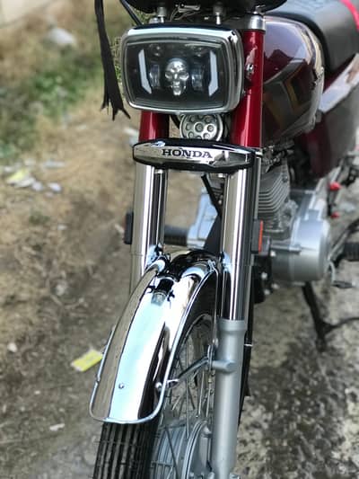 Honda 125 urgent sale just buy and drive all ok bike ha