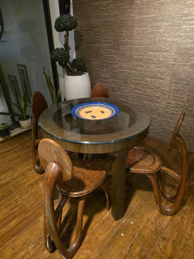 Dinning table with 4 chairs