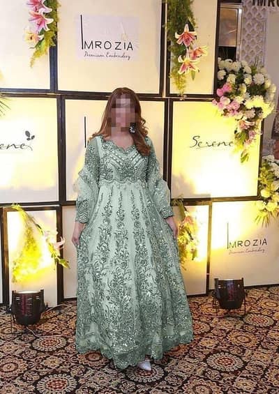 Maxi round Kali  3 pieces available for sale