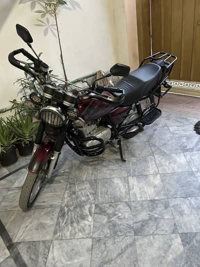 Suzuki GS 150 SE