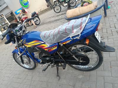 Honda prider 100 model 23/24 very neet clean bike