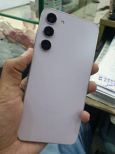 Samsung s23 plus  8. . 256gb.  8gen 2 processor