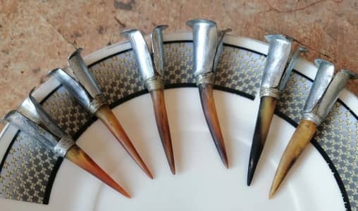 Bakray k sengo k keil baray farokht.