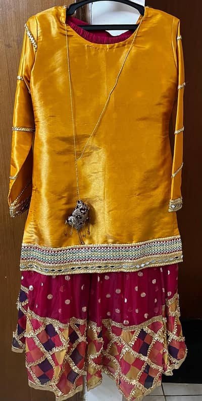 Yellow Casual Shirt – Size Medium, Stylish & Comfortable