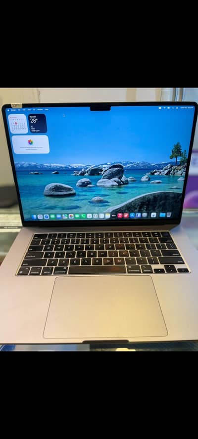 apple Macbook air M2 15.3 inch