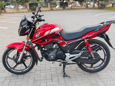 Honda cb 150 f / 2023 model/ neat and clean