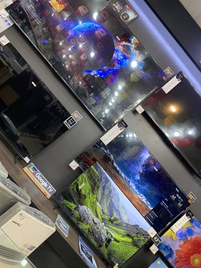 Helper for electronics store